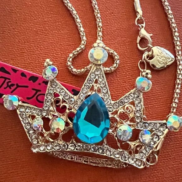 👑 Betsey Johnson stunning crystal embellished crown 👑 - Picture 2 of 6